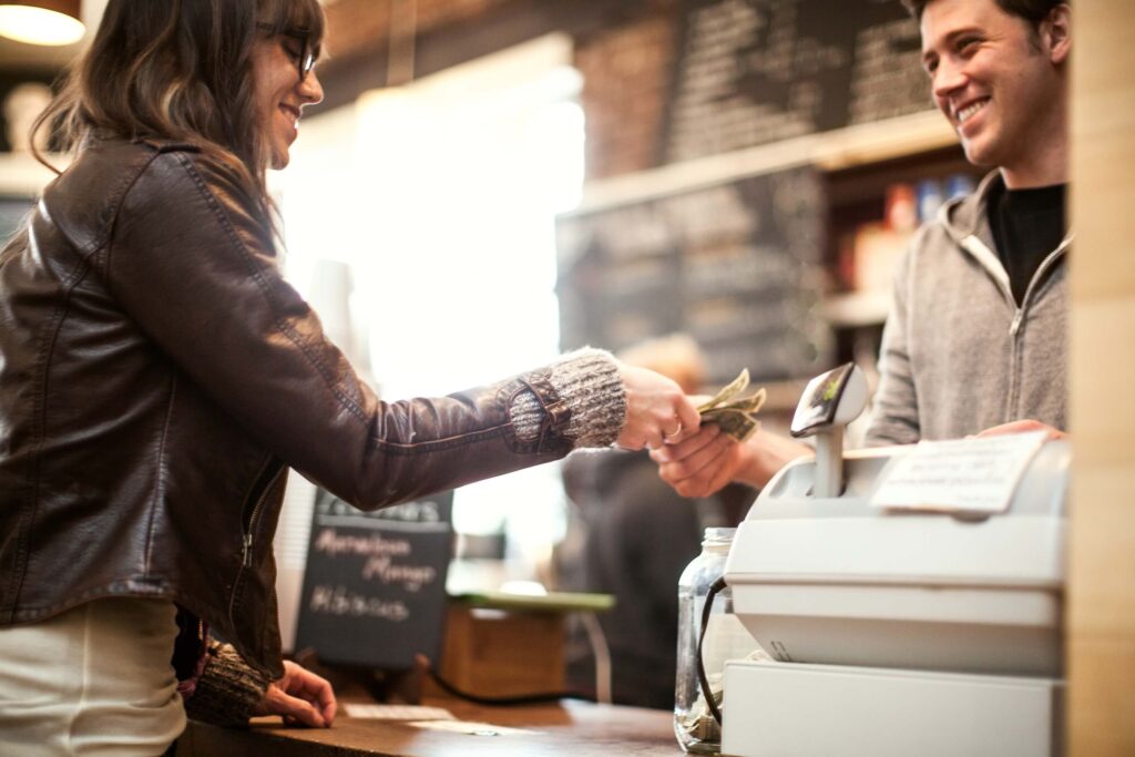 Customer pays in cash to get a lower point in dual pricing